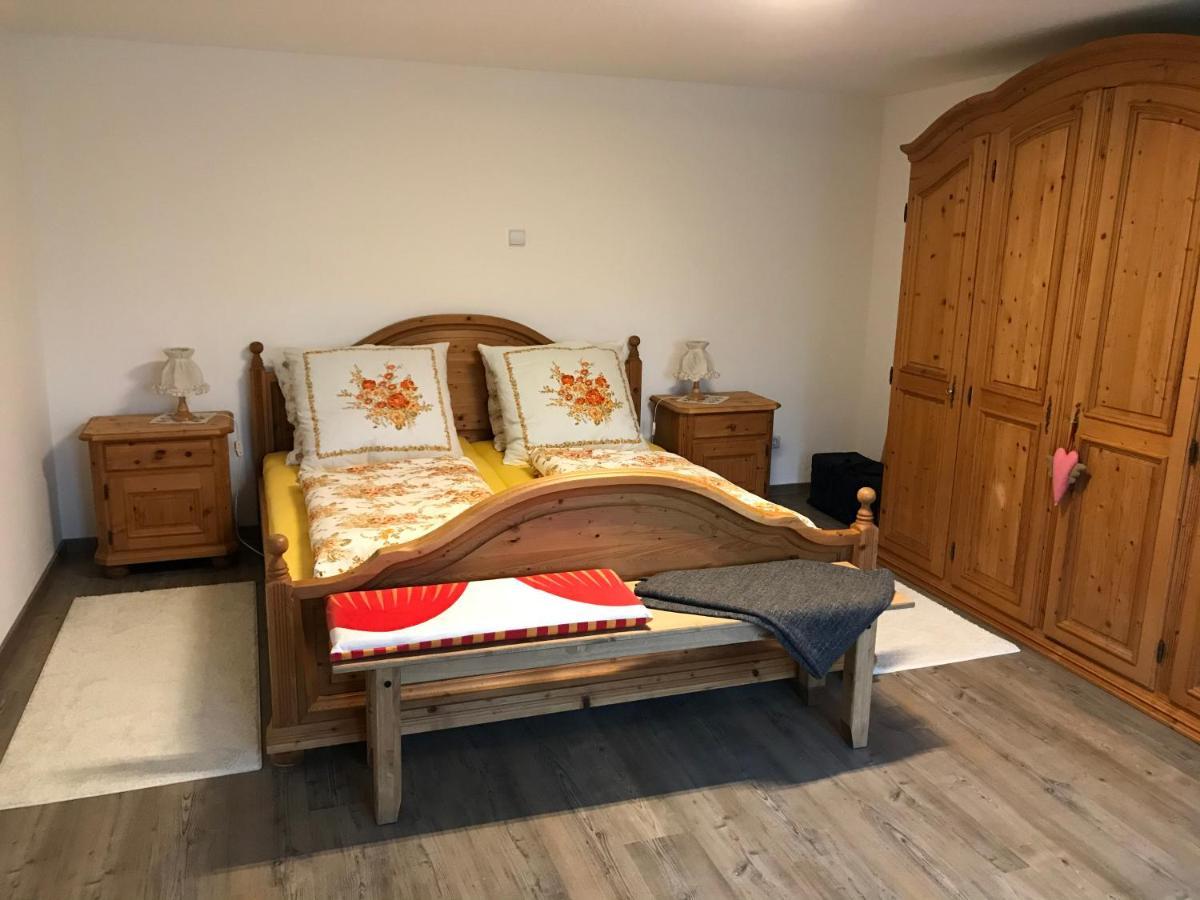 Ferienwohnung „Frosch“ Neukirchen-Balbini Екстериор снимка